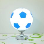 Lampe de bureau ballon de foot bleu et blanc pied argenté
