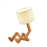 Lampe de bureau originale avec des jambes en bois