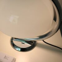 Lampe de bureau vintage en métal et en verre