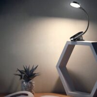 Lampe de bureau à pince noire USB et flexible