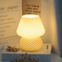 Lampe De Bureau Vintage Rayee En Verre 8